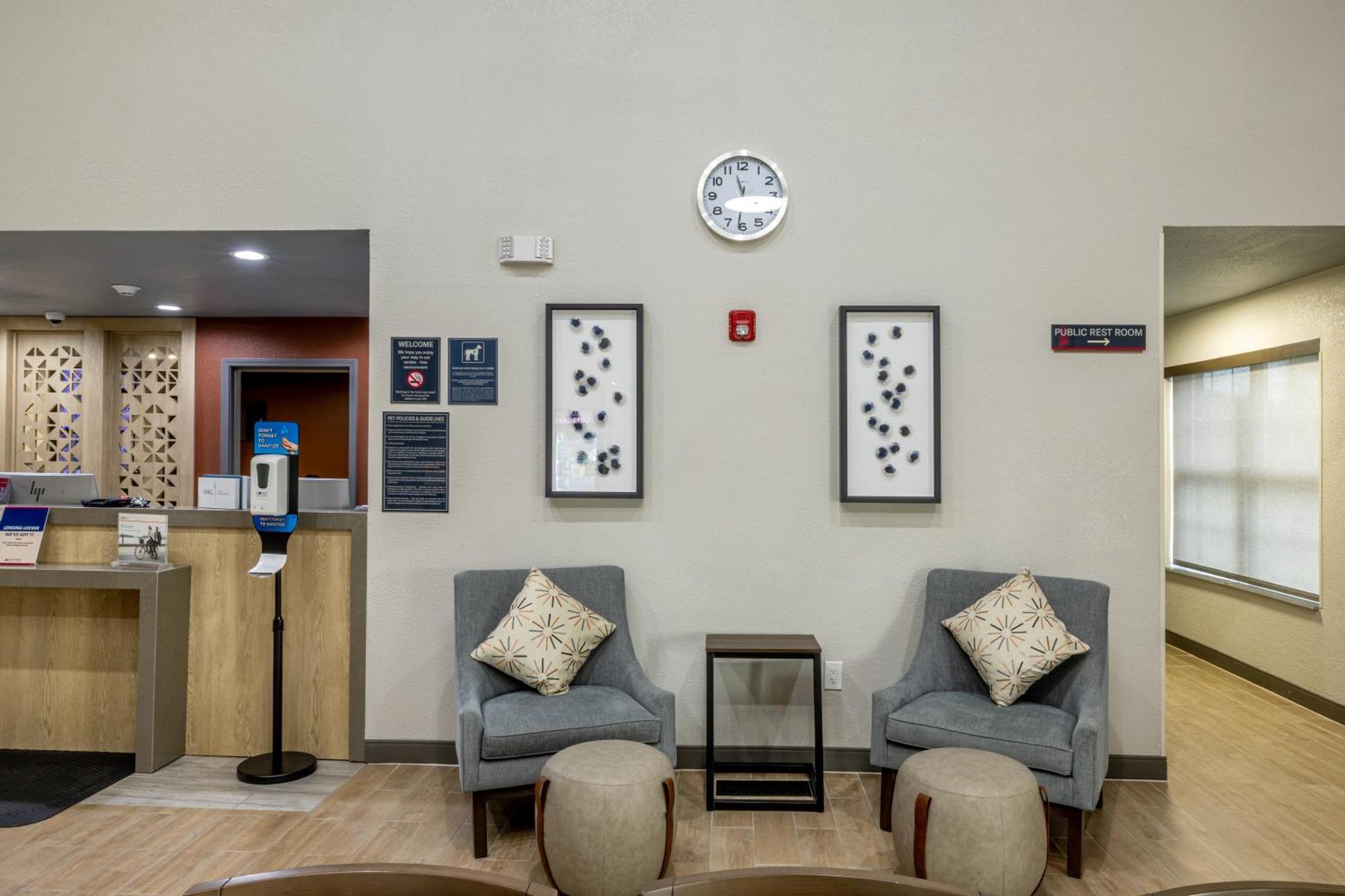 Candlewood Suites Wichita Northwest By Ihg Exterior foto