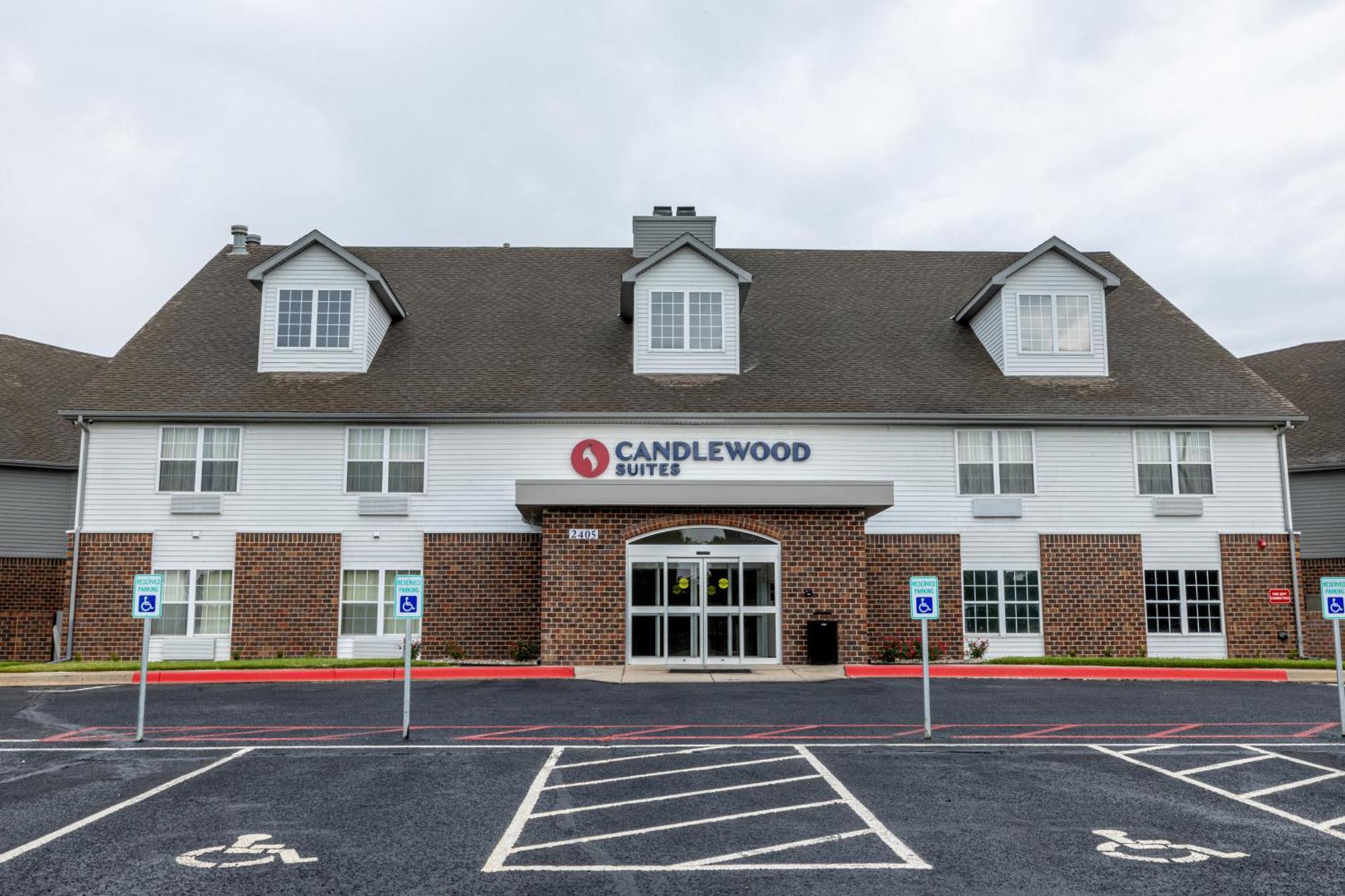 Candlewood Suites Wichita Northwest By Ihg Exterior foto