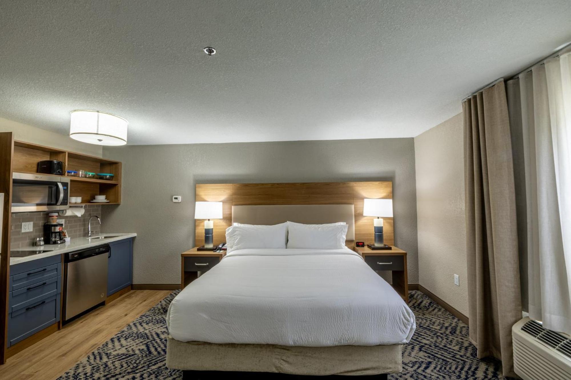 Candlewood Suites Wichita Northwest By Ihg Exterior foto